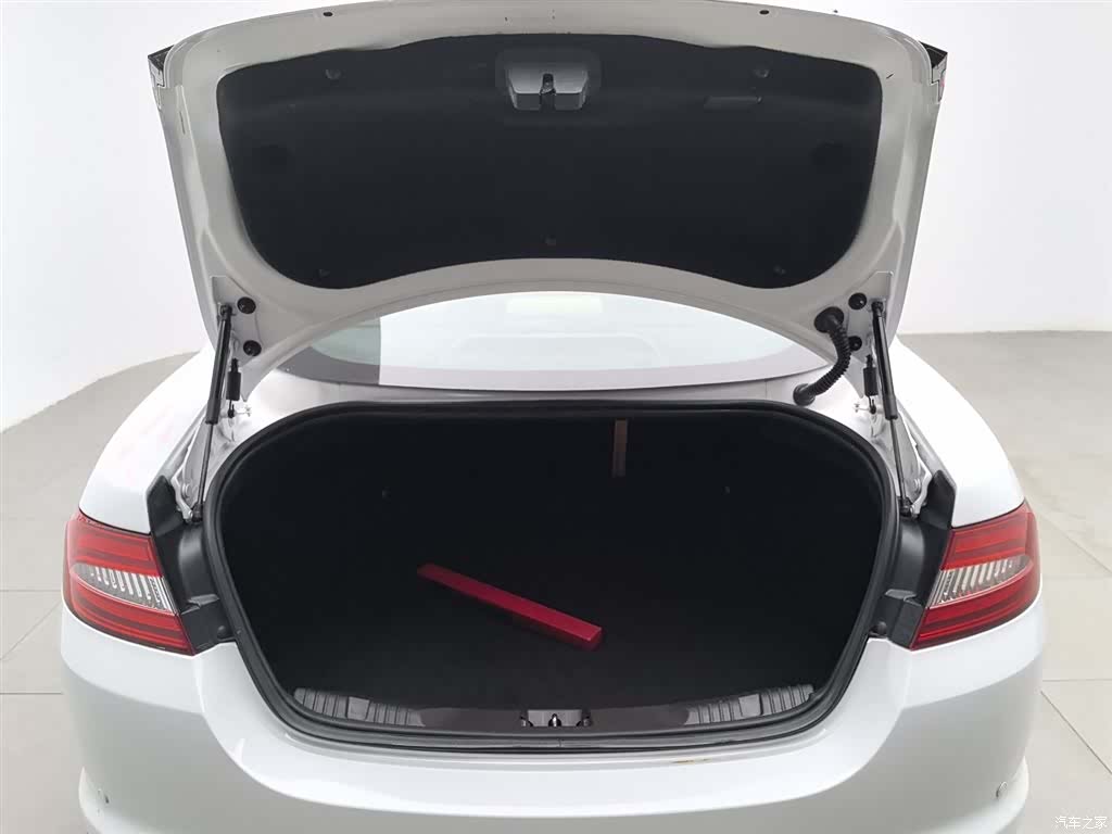 Jaguar XF, 2014 16