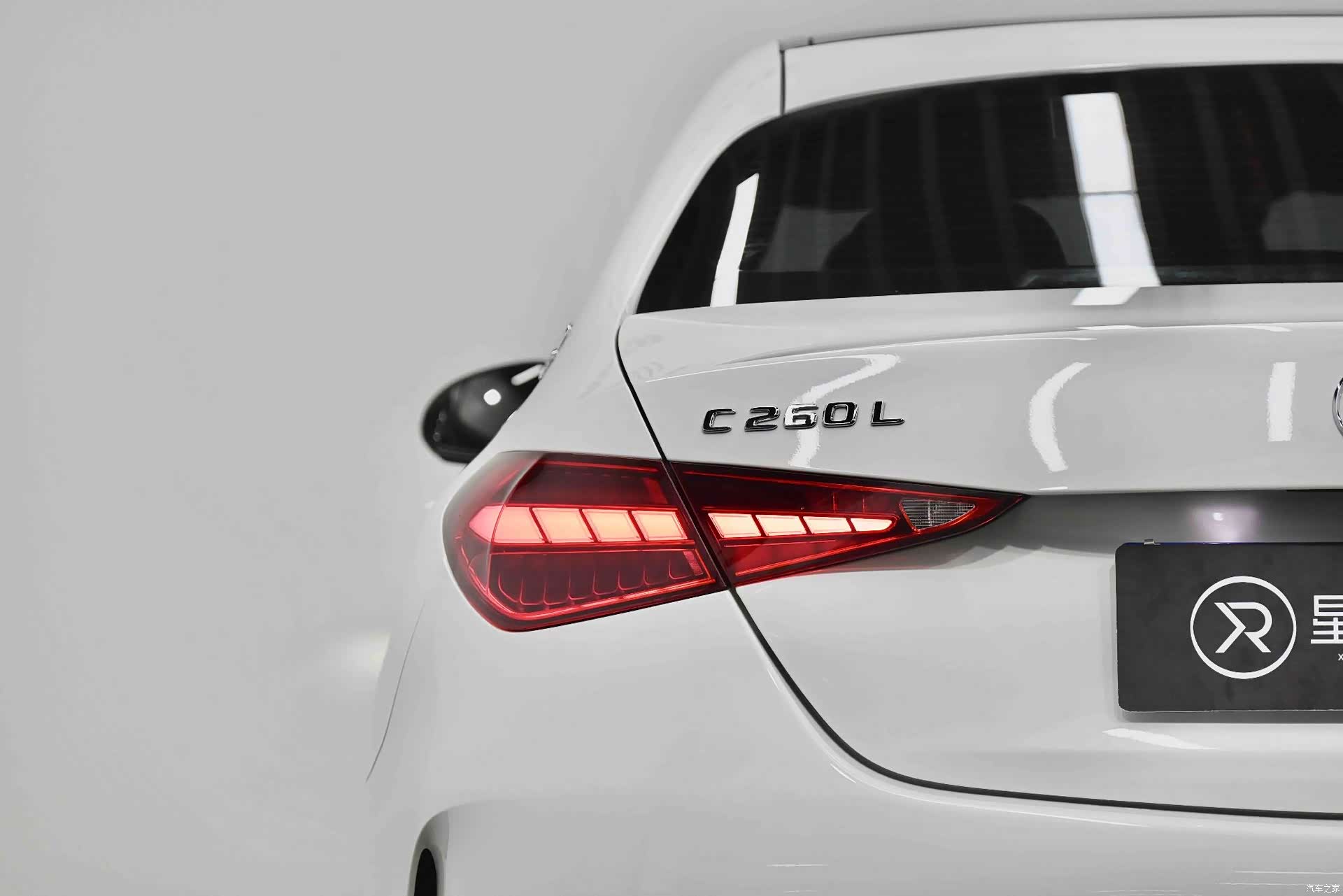 Mercedes-Benz C-Class, 2024 4