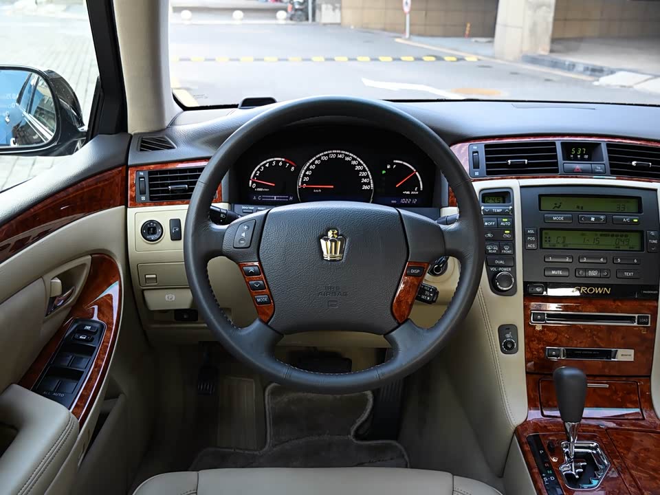 Toyota crown