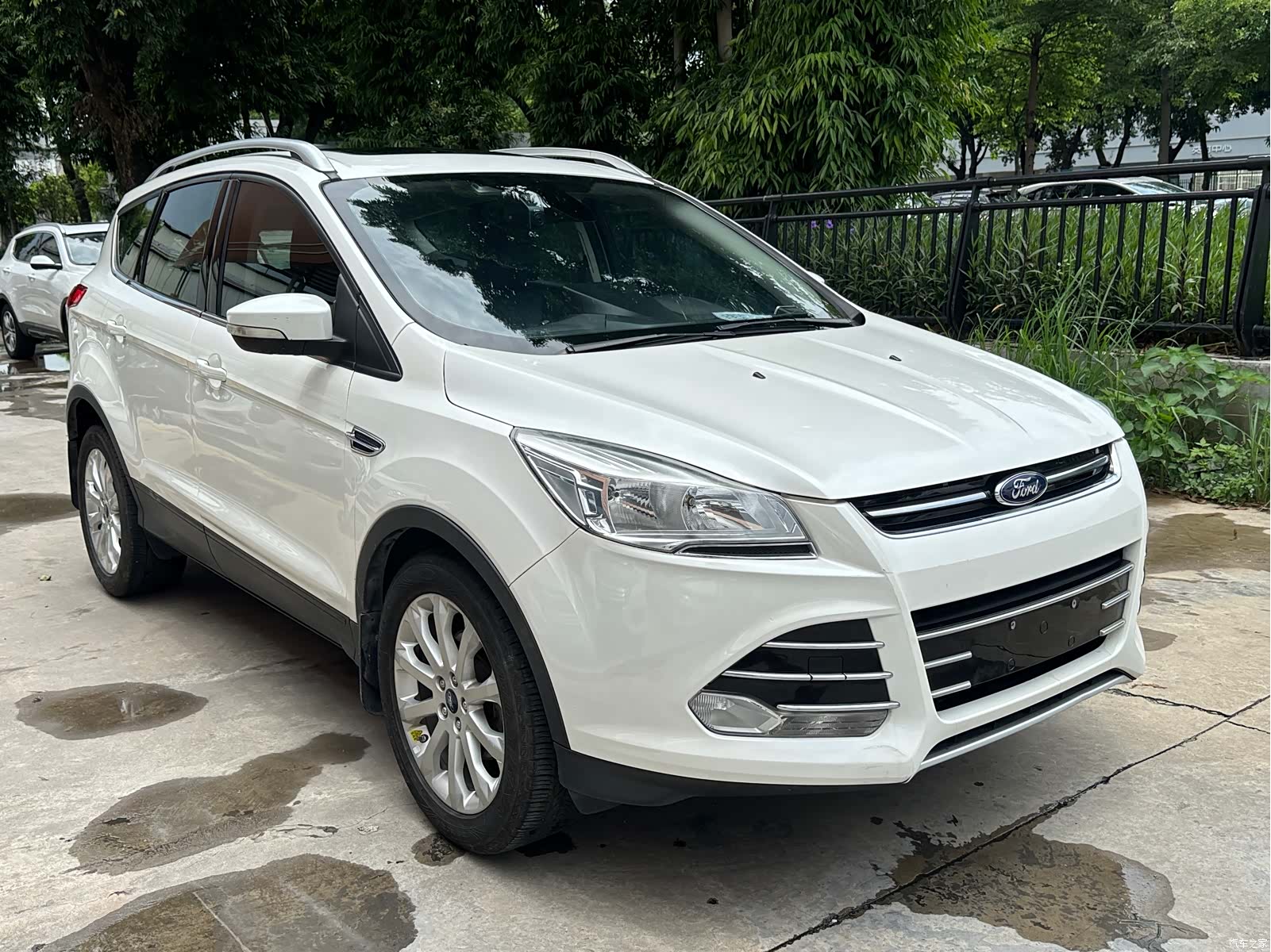 Ford Kuga, 2015 3