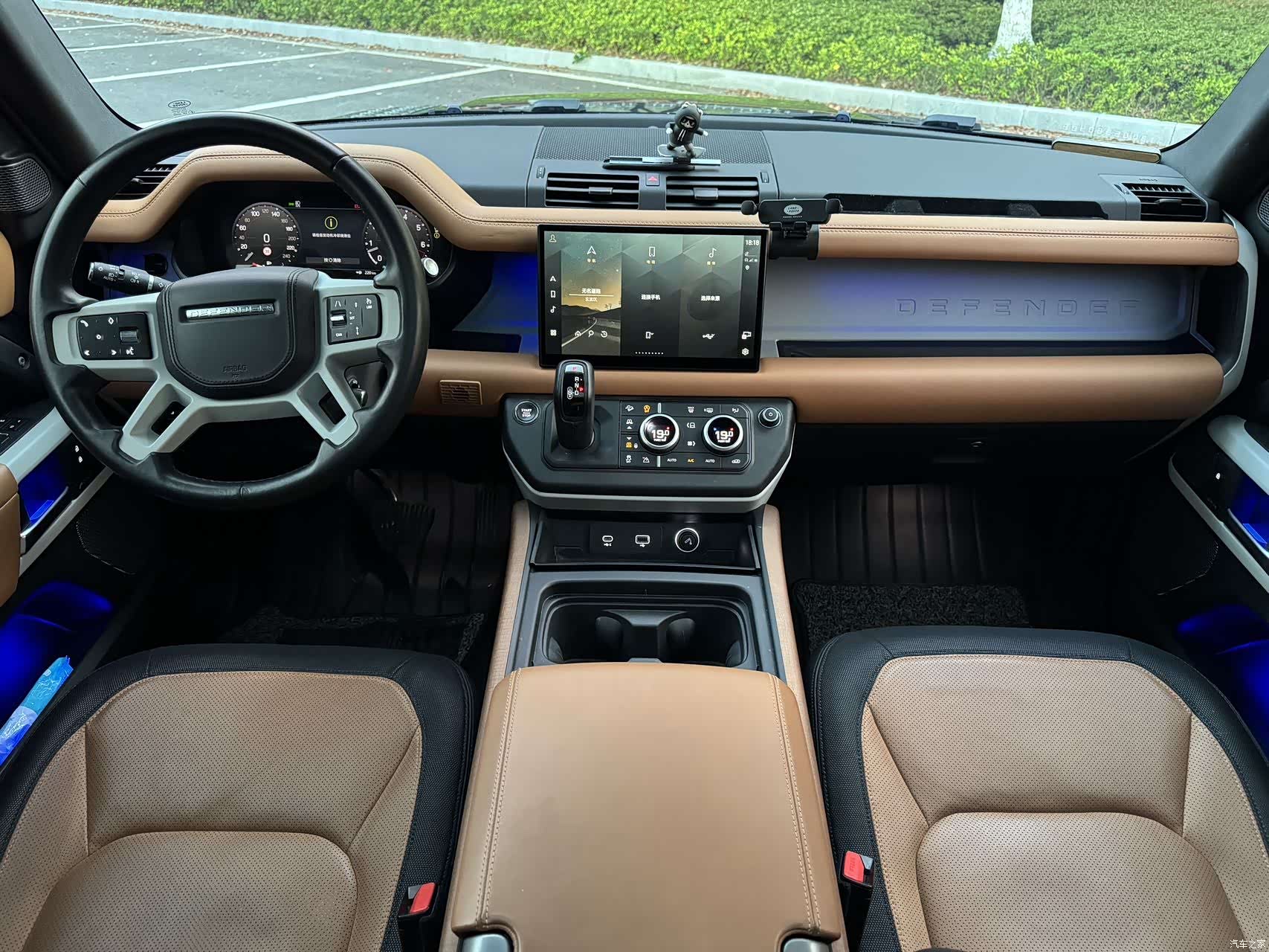 Land Rover Defender, 2023 8