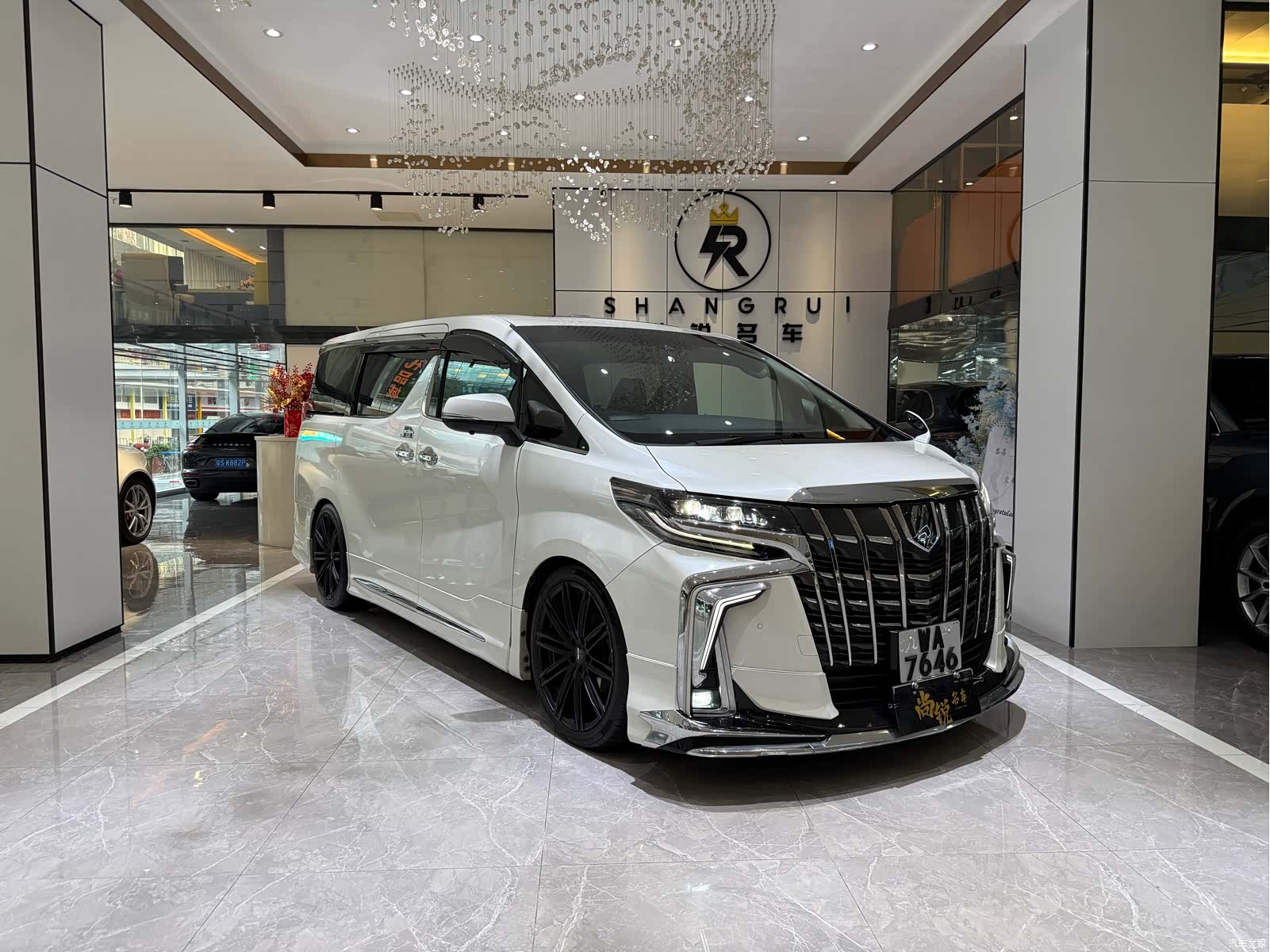 Toyota Alphard, 2018 3