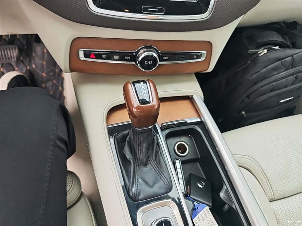 Volvo XC90, 2015 14