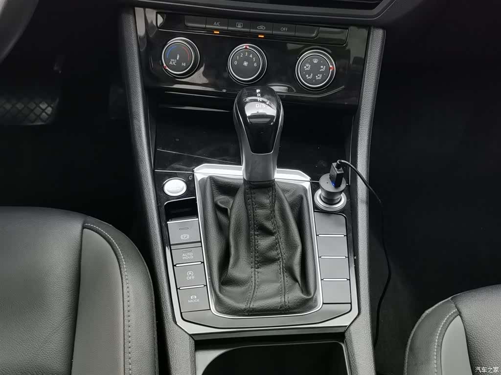 Volkswagen Sagitar, 2020 13