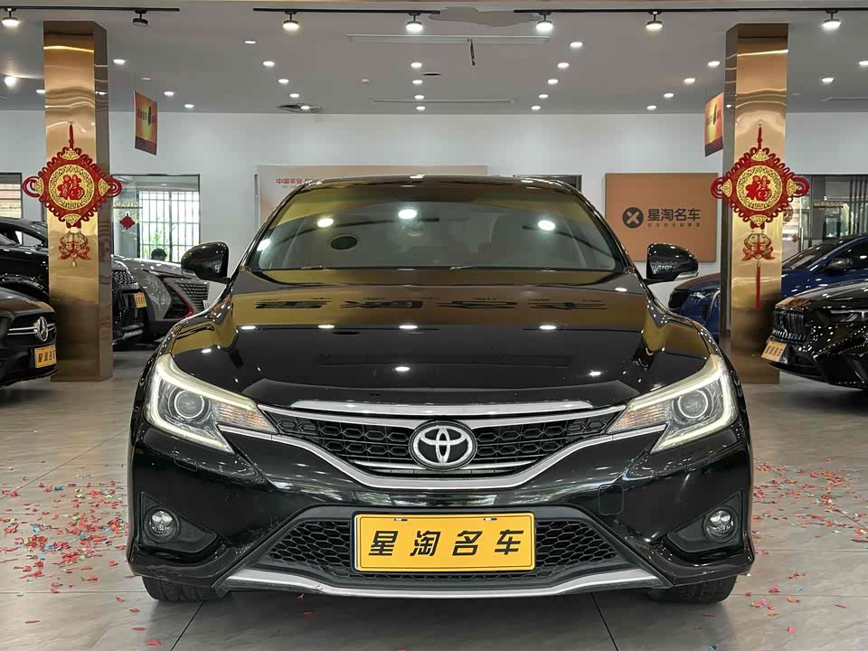 Toyota Reiz