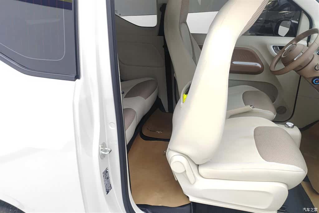 Wuling MINIEV, 2024 11