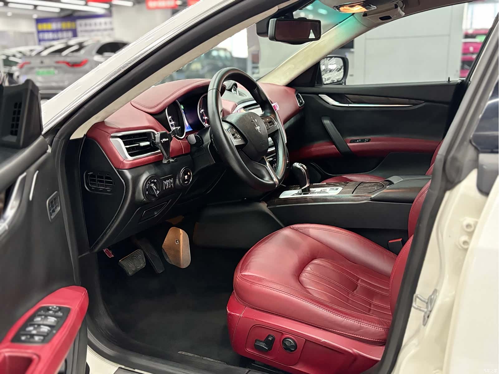 Maserati Ghibli, 2015 4