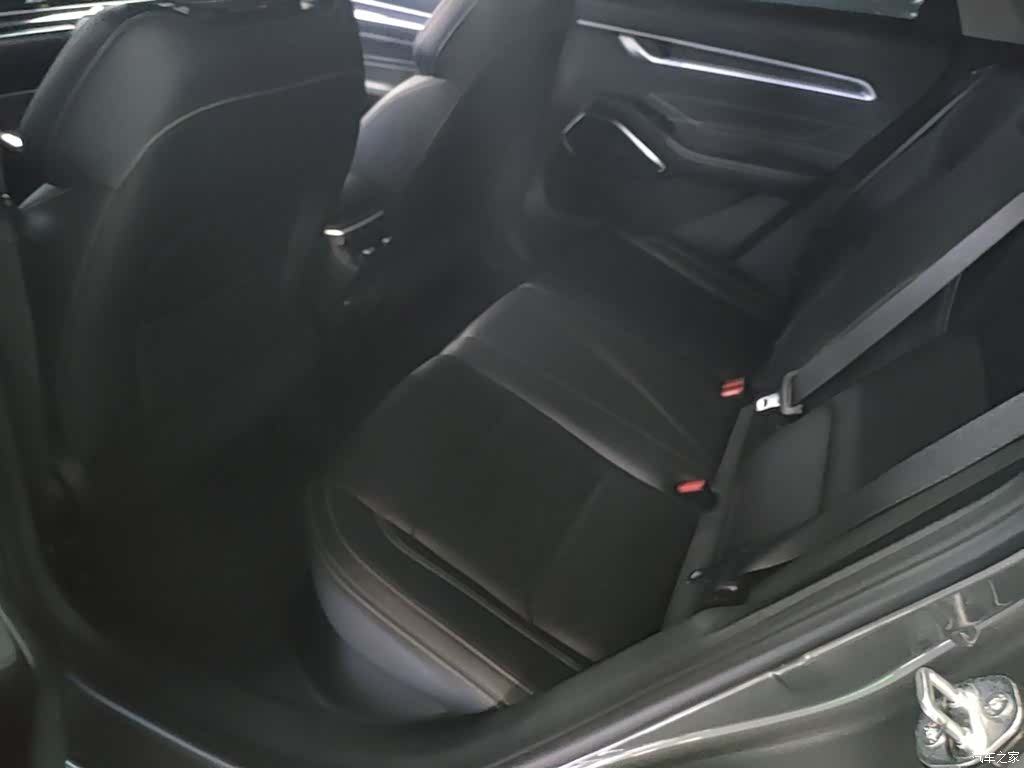 Geely Emgrand, 2023 17