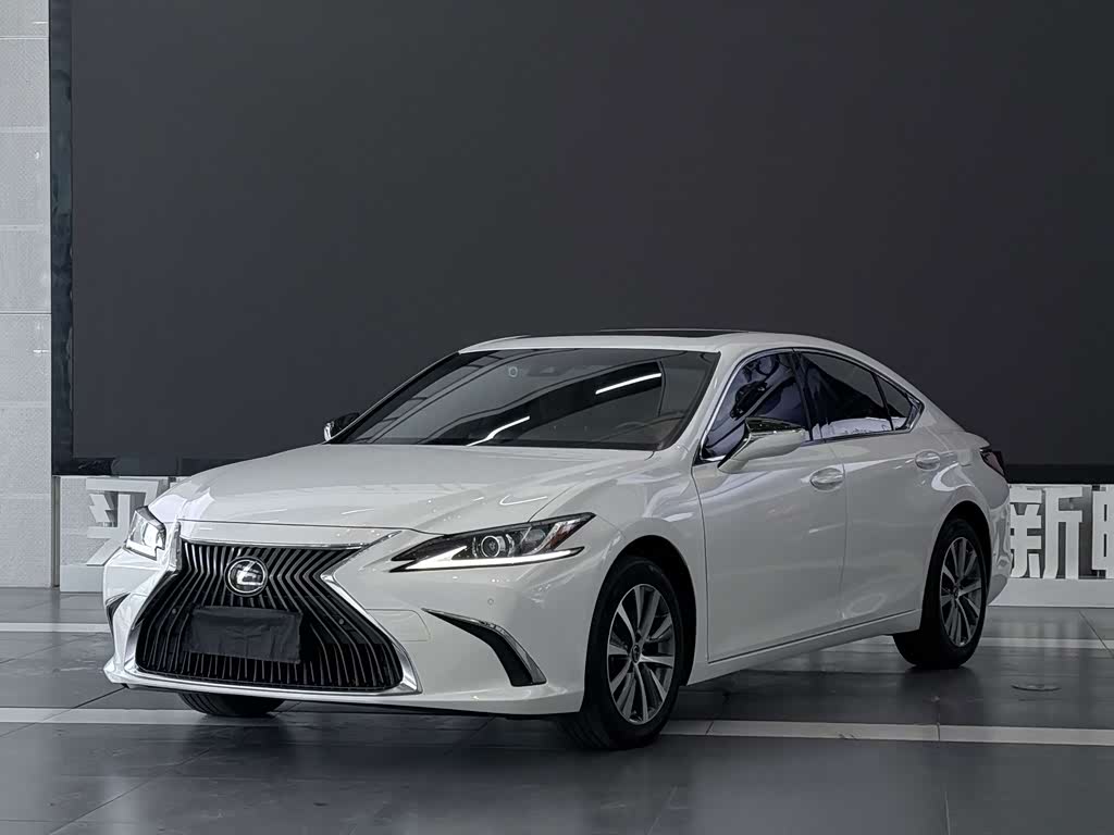 Lexus ES 2020 200