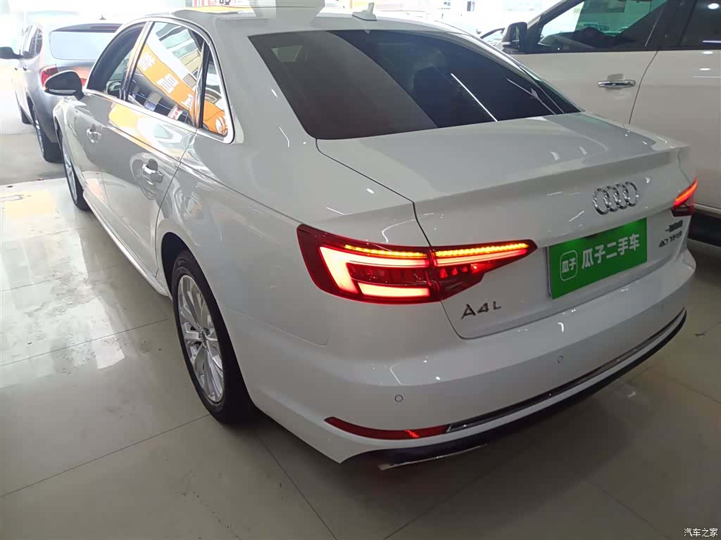 Audi A4L, 2019 все фото