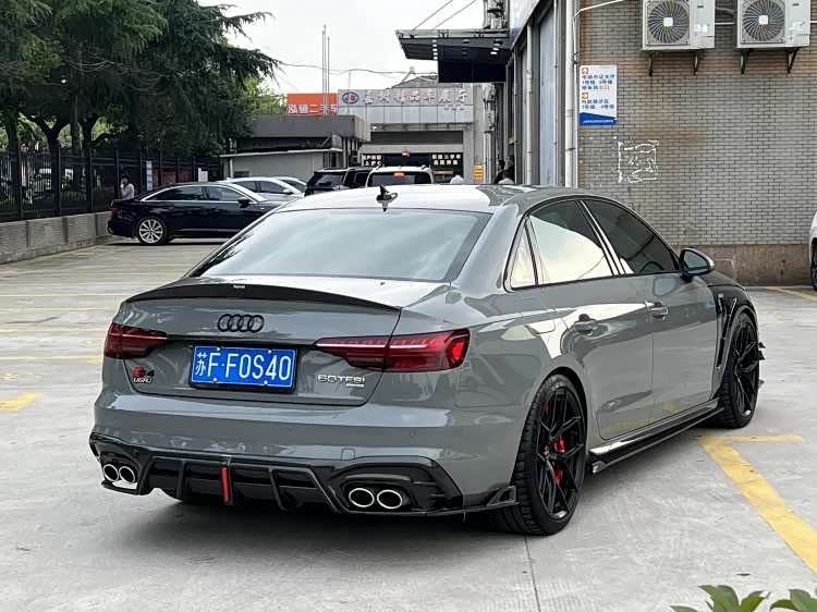 Audi S4