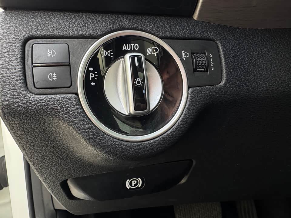 Mercedes-Benz GLK grade