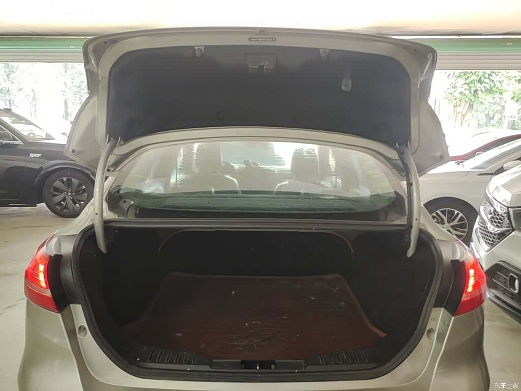 Ford Focus, 2015 19