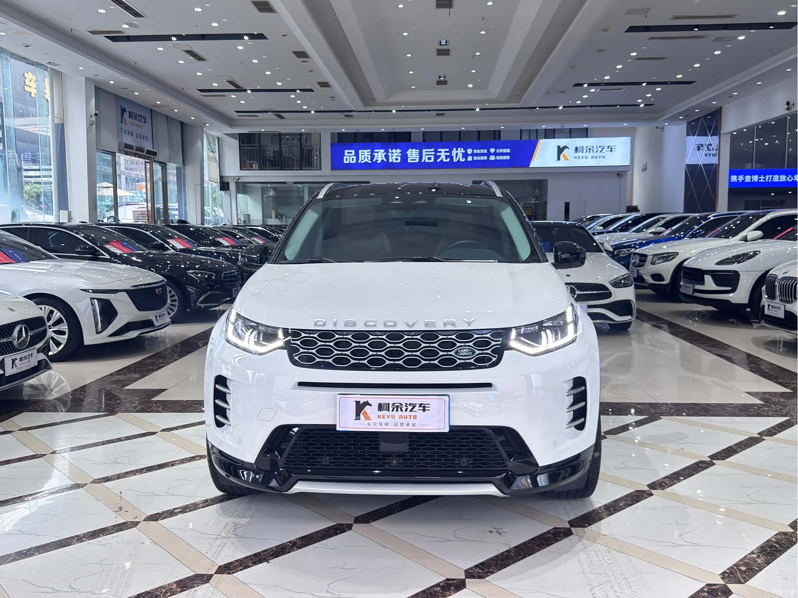 Land Rover Discovery, 2024 3