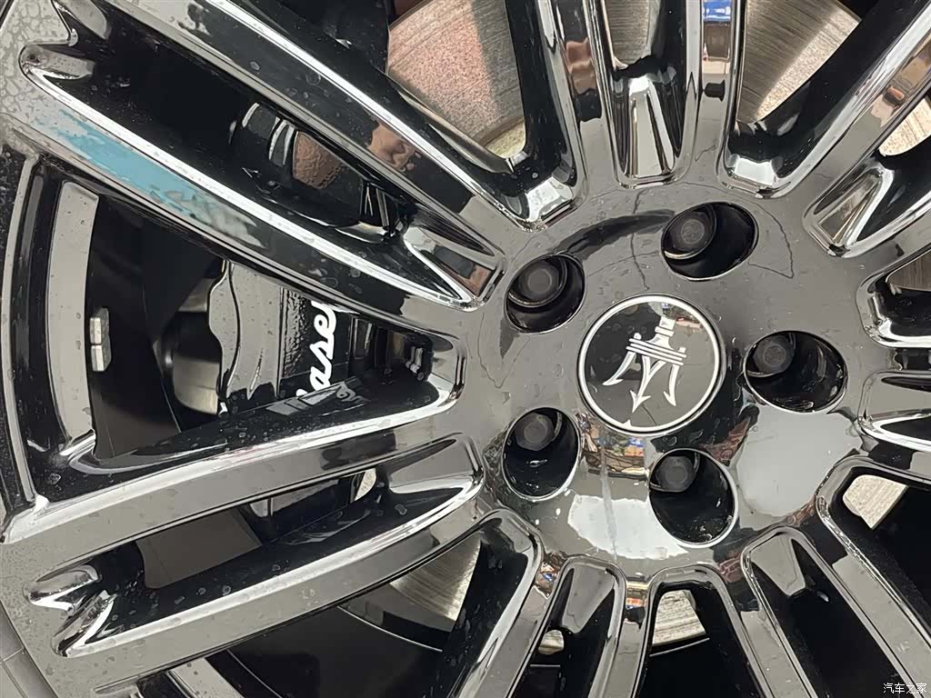 Maserati Ghibli, 2026 7