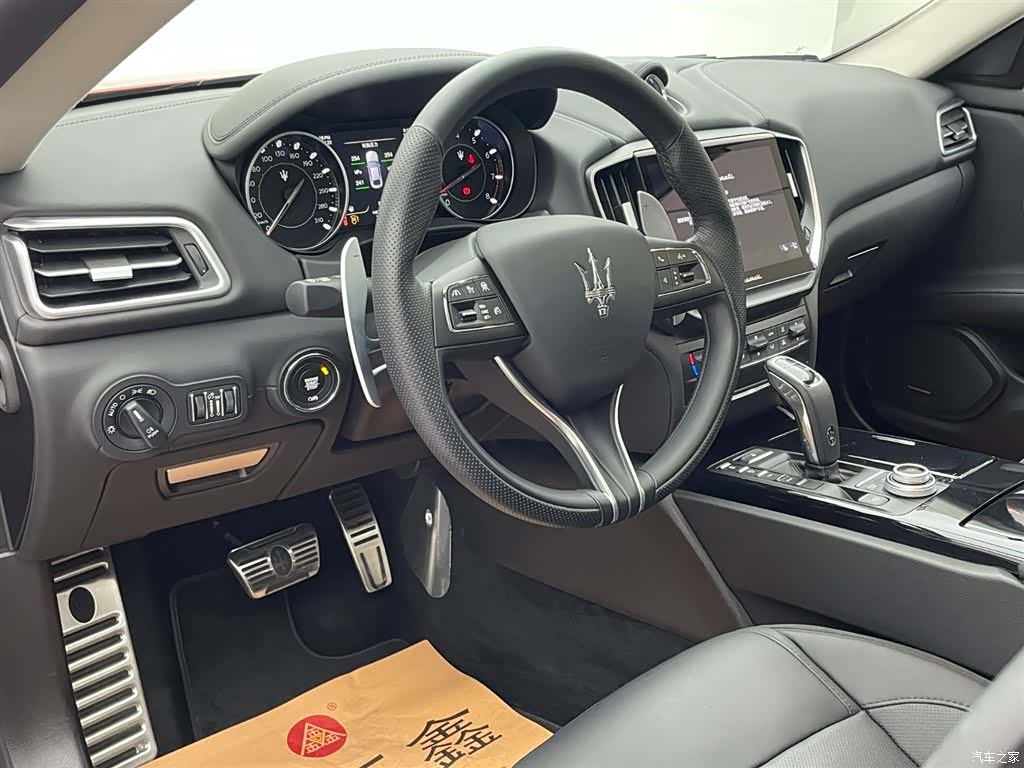 Maserati Ghibli, 2026 17