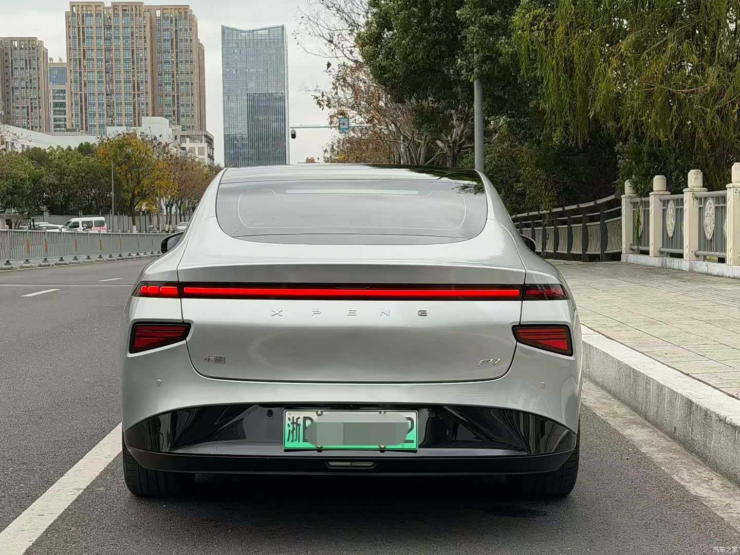 Xpeng P7, 2022 8