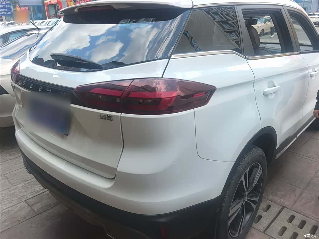 Geely Boyue, 2022 все фото