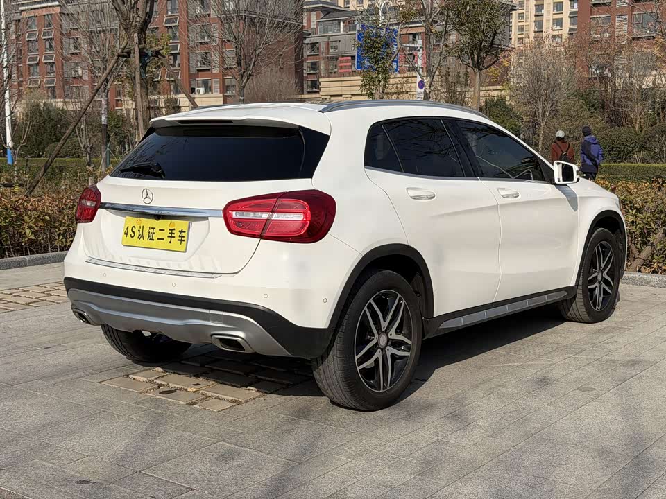 Mercedes-Benz GLA