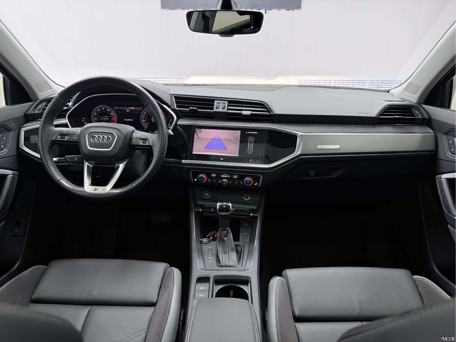 Audi Q3, 2022 12