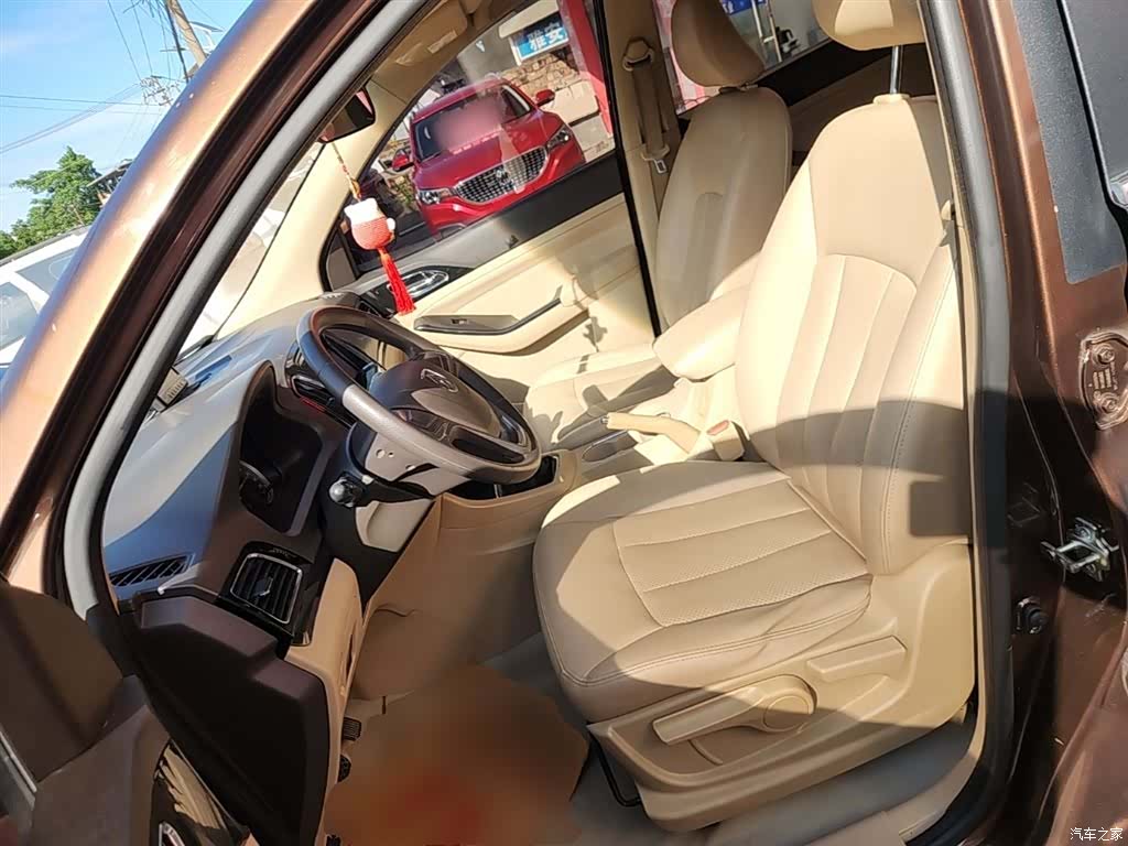 Wuling 730, 2015 15