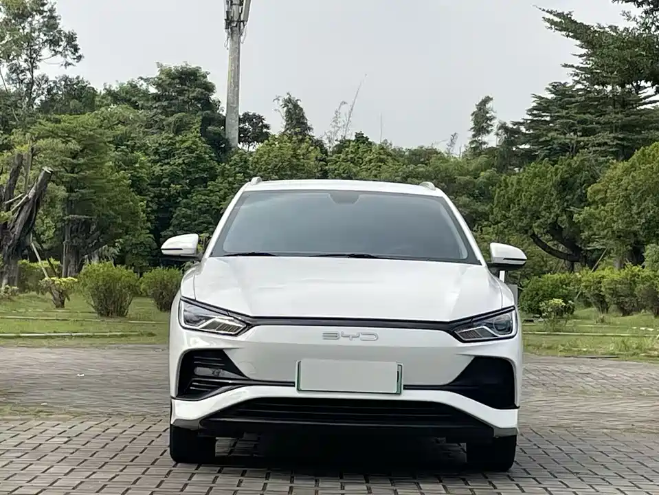 BYD e2