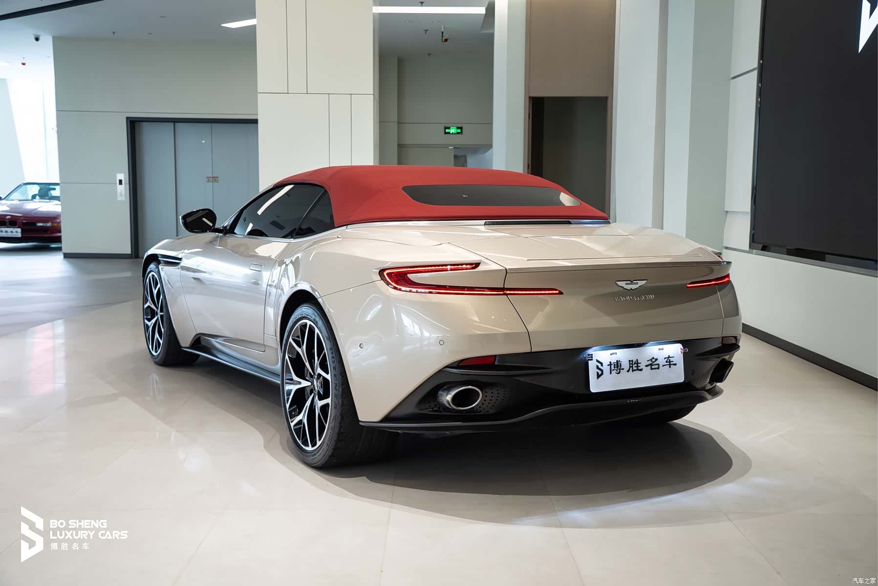 Aston Martin DB11, 2018 все фото
