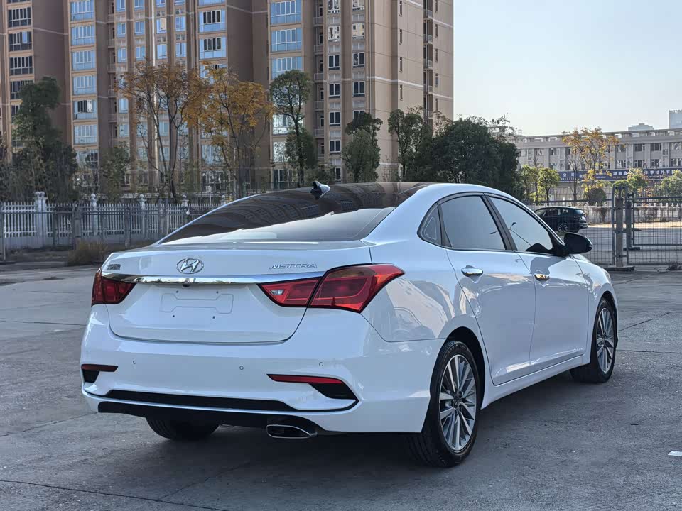 Hyundai Name picture