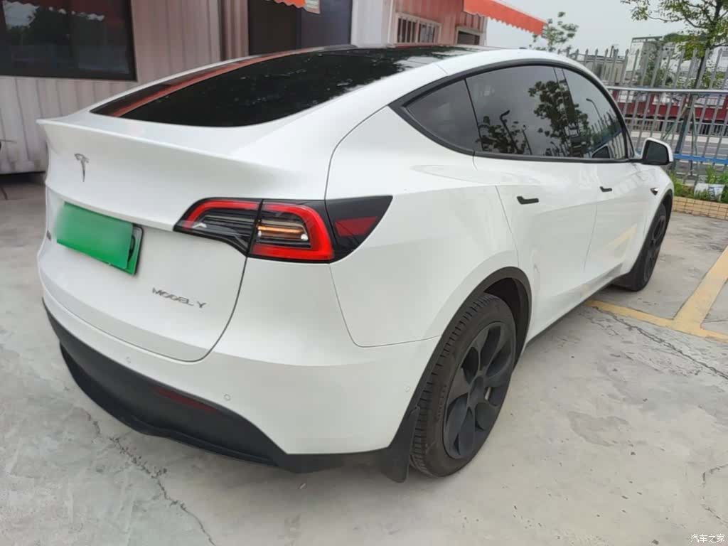 Tesla Model Y, 2022 7