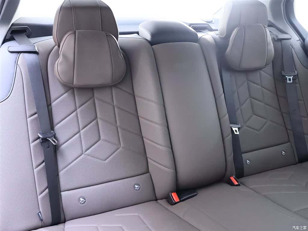 BMW 5 Series, 2026 22