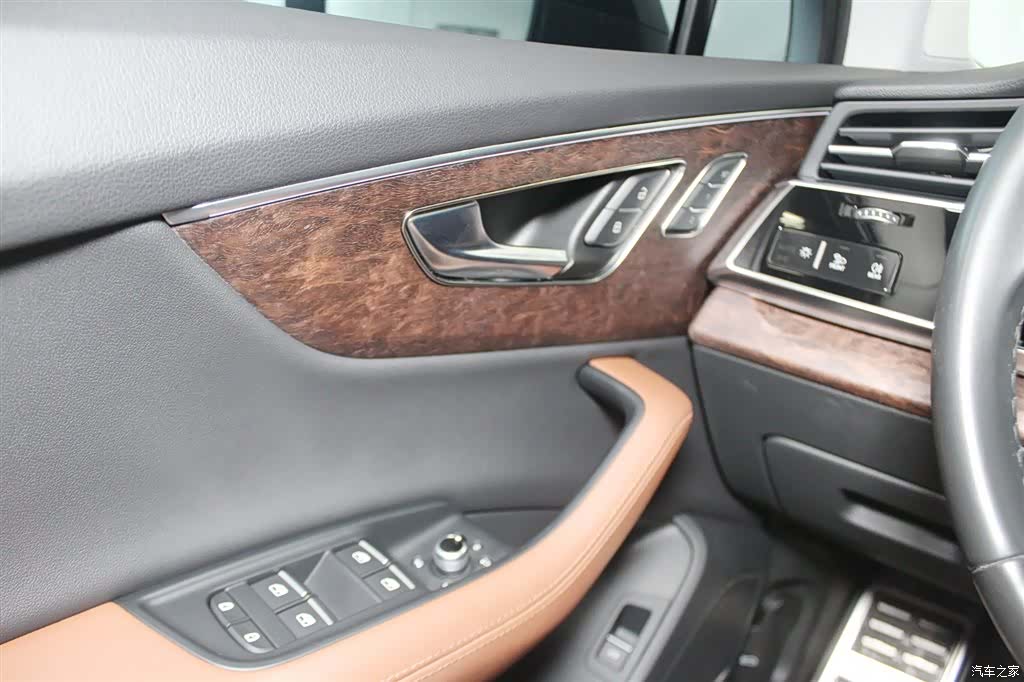 Audi Q7, 2023 14