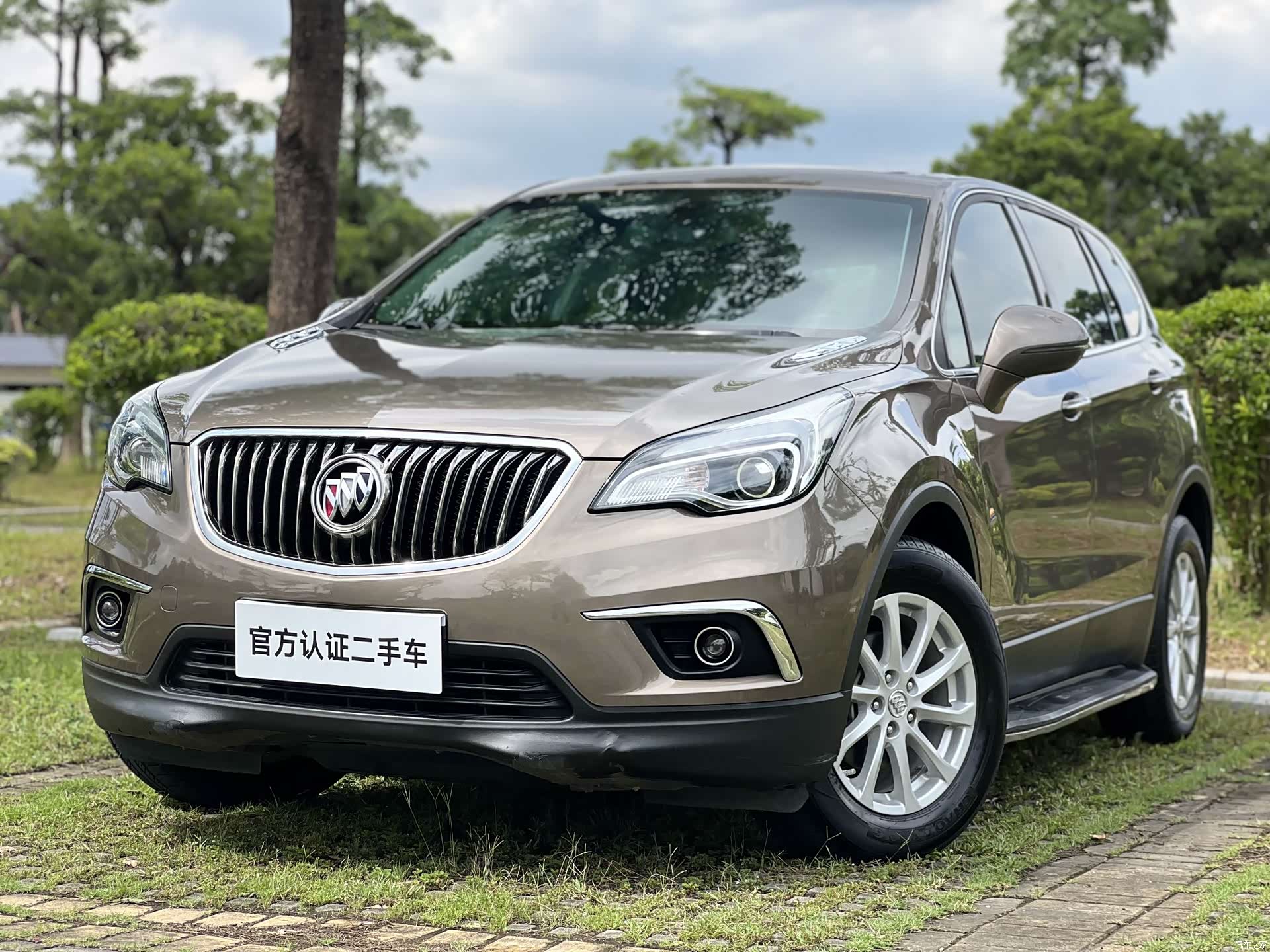 Buick Envision Plus, 2017 1