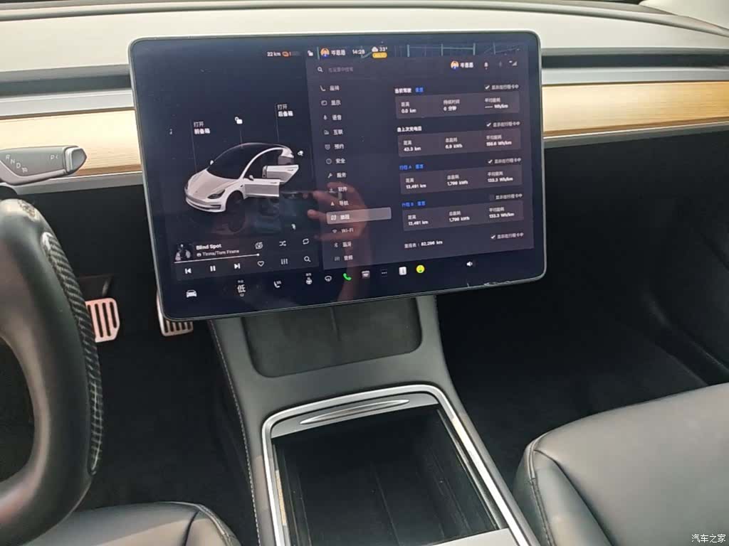 Tesla Model 3, 2022 13