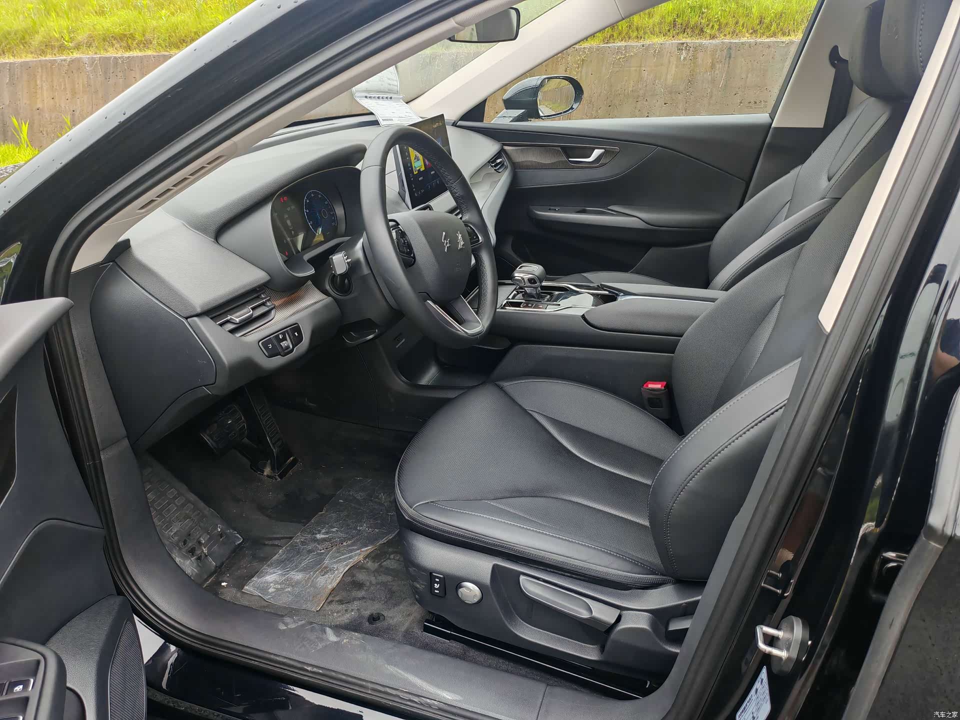 Hongqi QM5, 2022 9