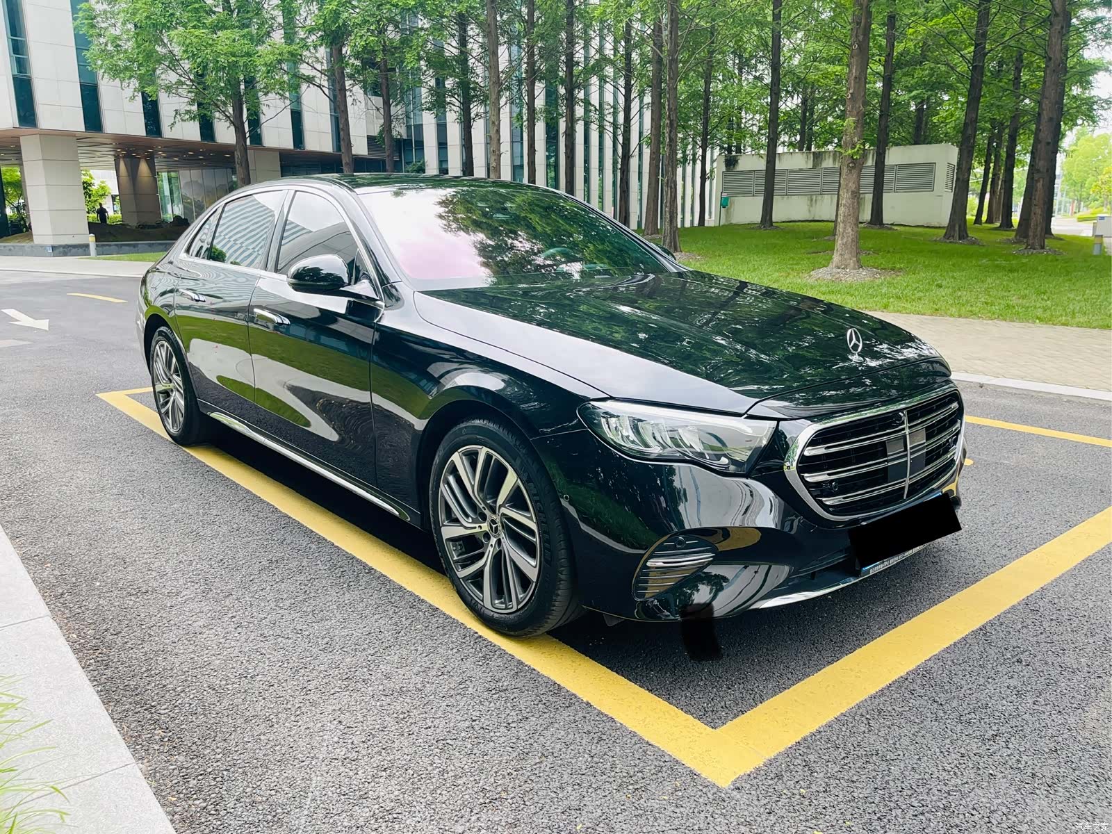 Mercedes-Benz E-Class, 2024 3