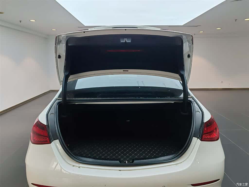 Mercedes-Benz C-Class, 2022 14