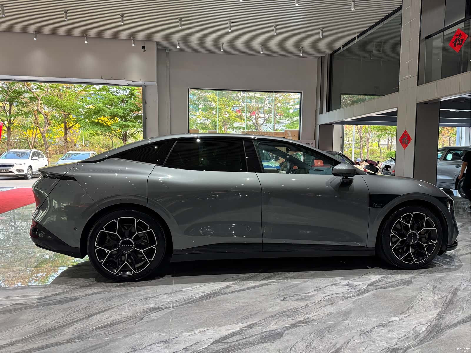 Zeekr 007, 2024 7