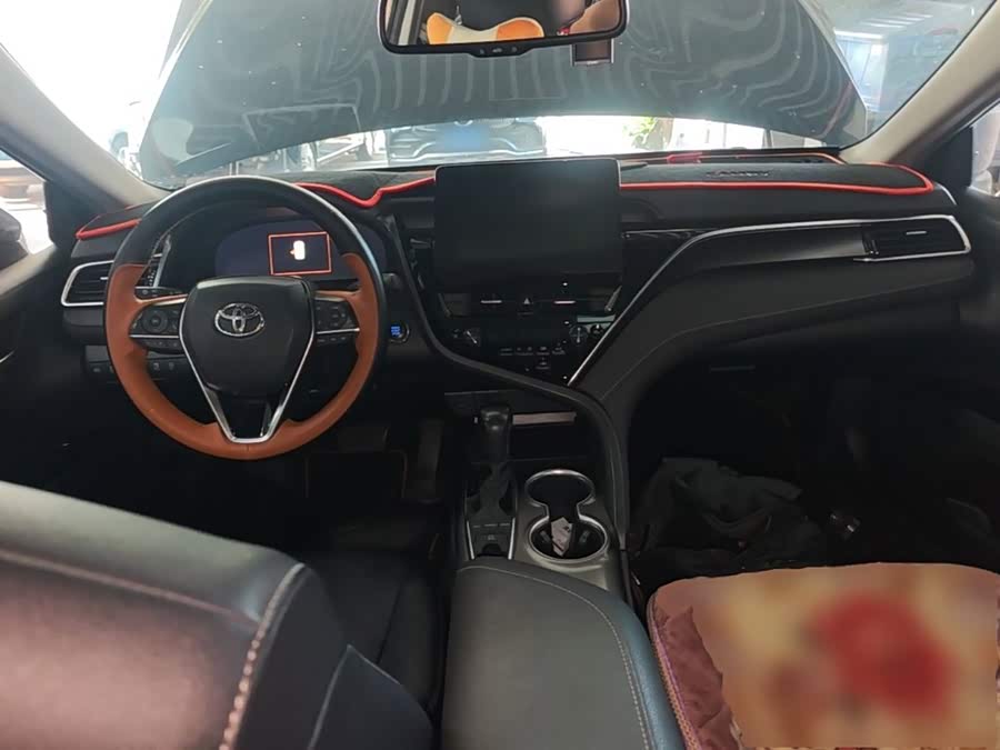 Toyota Camry 2021, фото 9