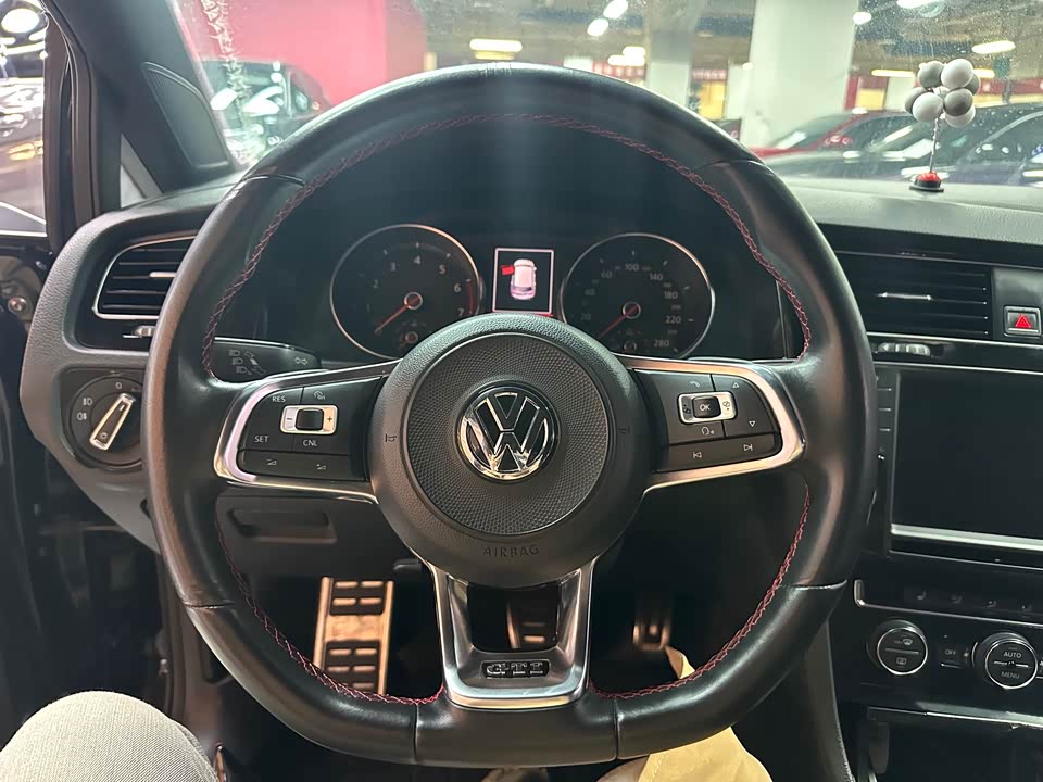 Volkswagen Golf GTI