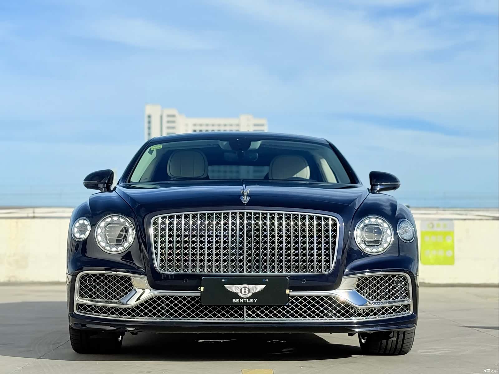 Bentley Flying Spur, 2022 2