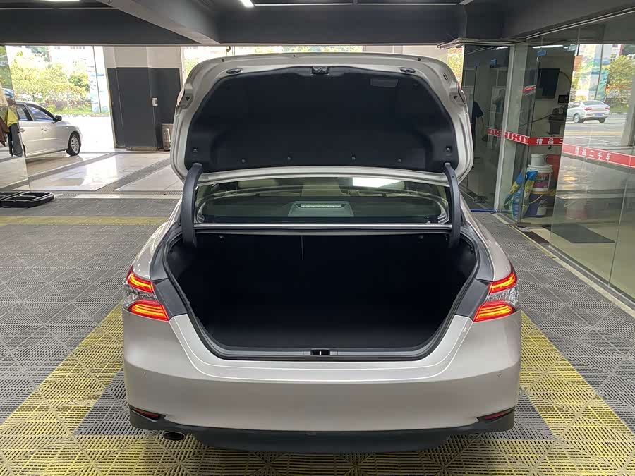 Toyota Camry 2018, фото 8