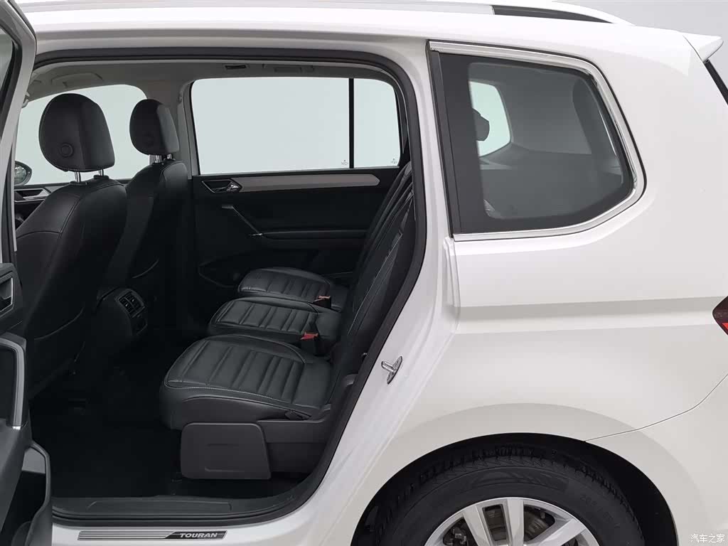 Volkswagen L, 2017 15