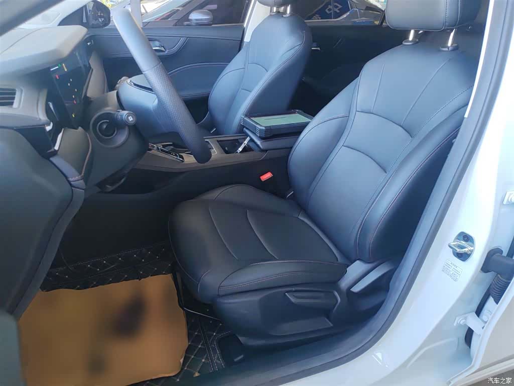 Roewe i5, 2025 15