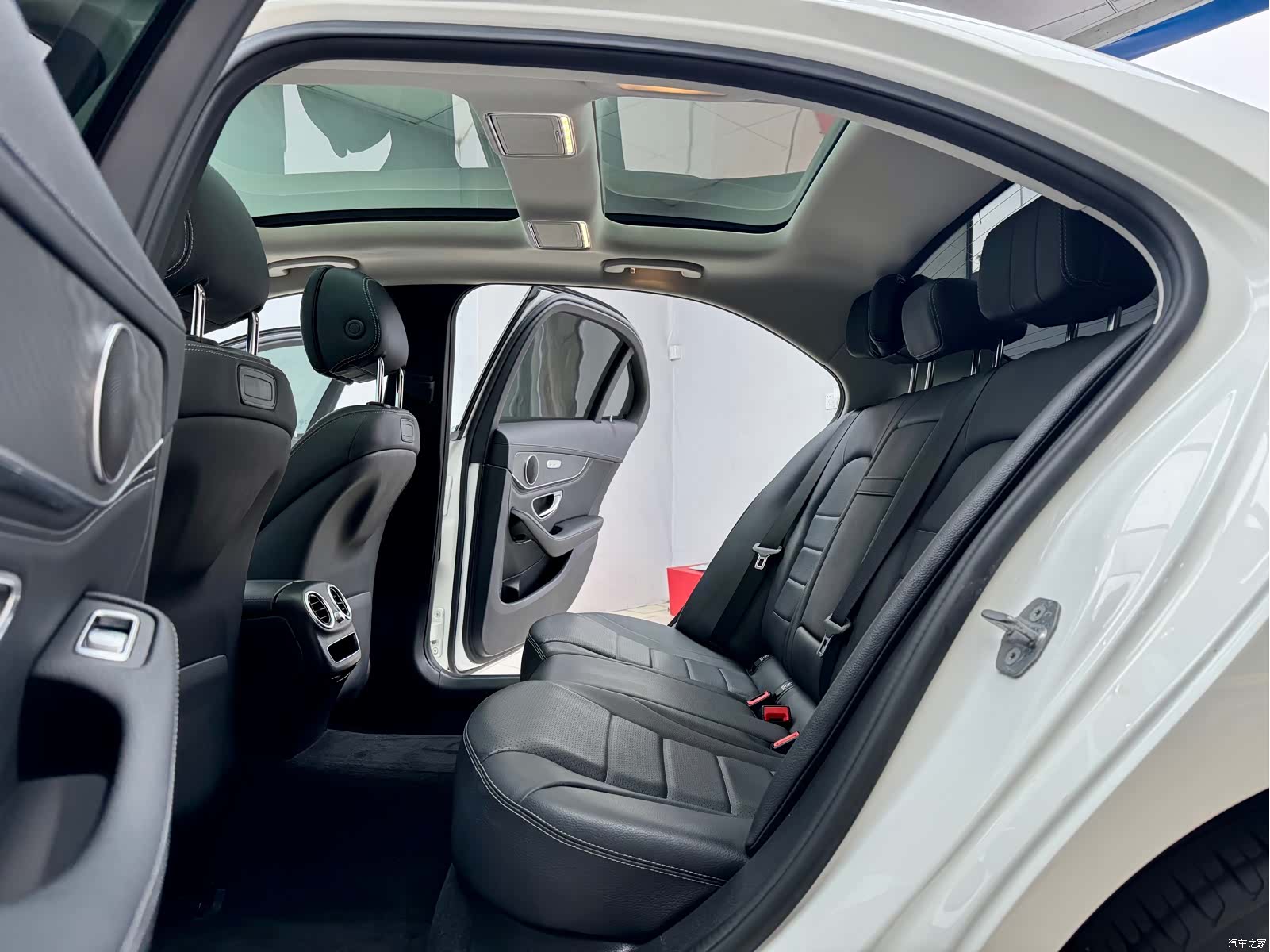 Mercedes-Benz C-Class, 2018 9