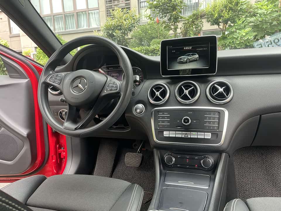 Mercedes-Benz Class A Mercedes-Benz Class A