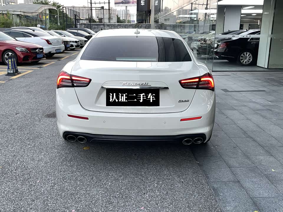 Maserati Ghibli Maserati Ghibli