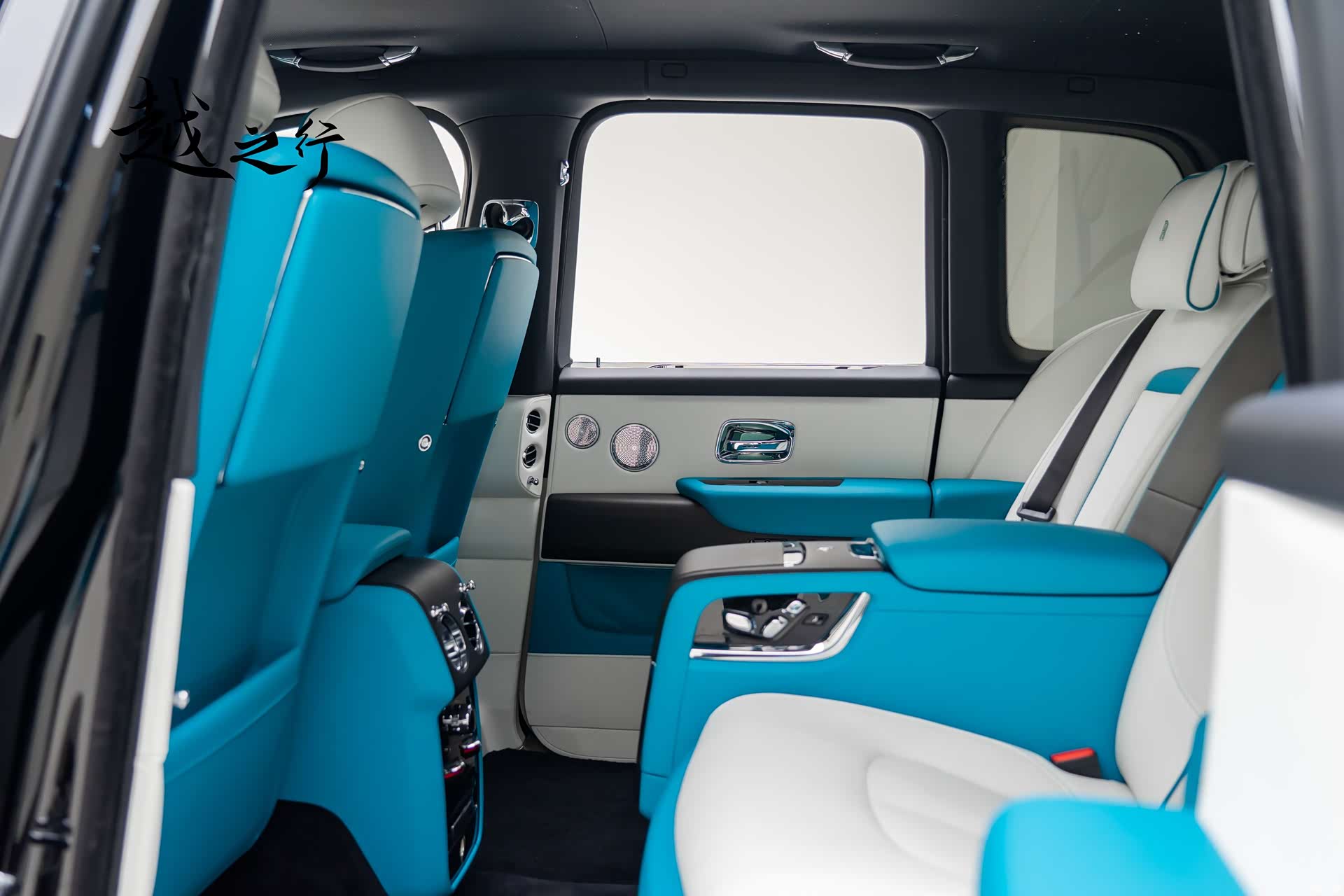 Rolls-Royce Cullinan, 2023 15