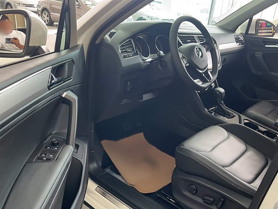Volkswagen Tiguan L