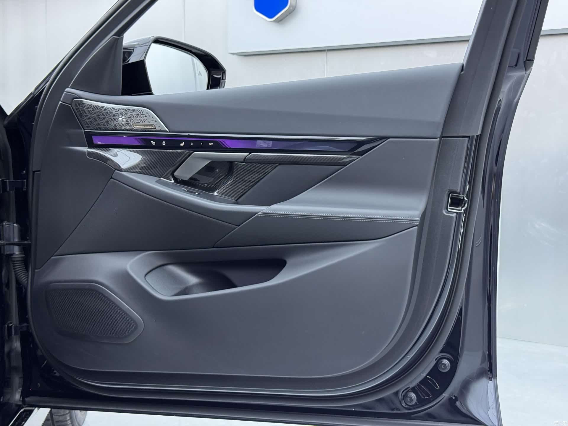 BMW i5, 2024 19