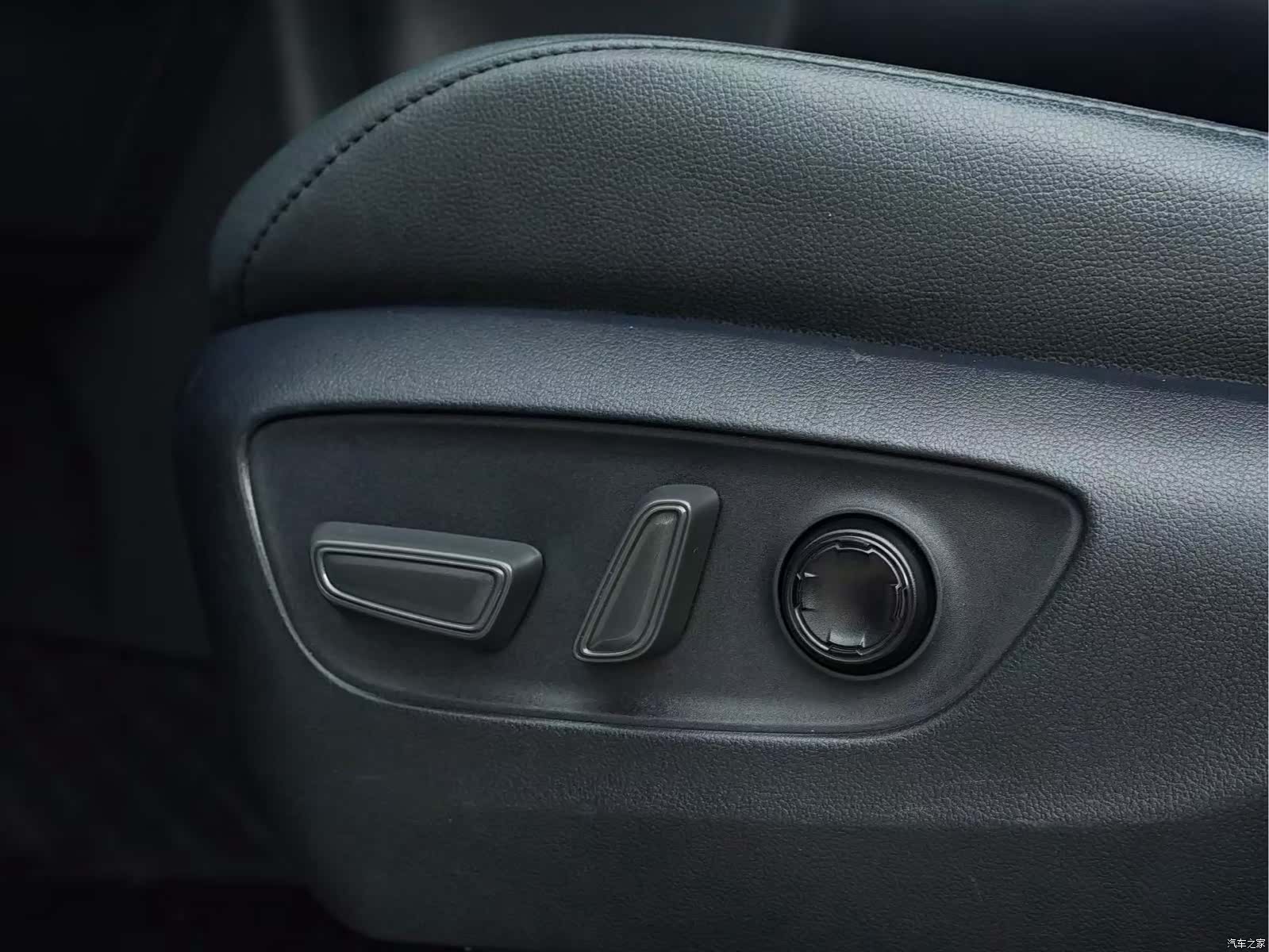 Toyota Granvia, 2023 17